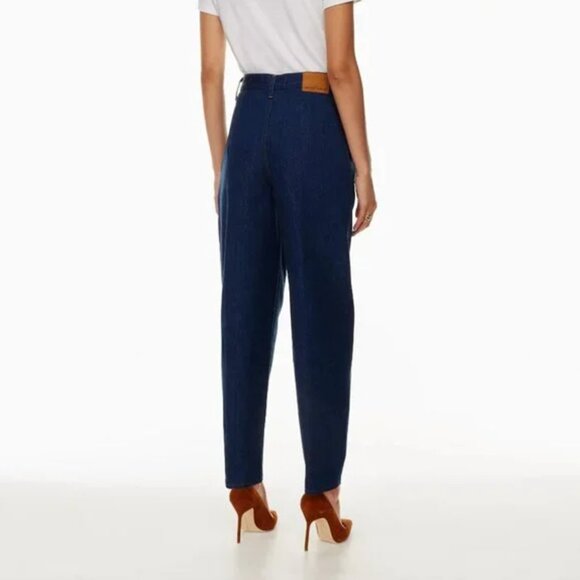 BNWOT Aritzia Denim Forum Luanne High Rise Tapered Pleated Jean Dark Indigo Wash - Picture 2 of 13
